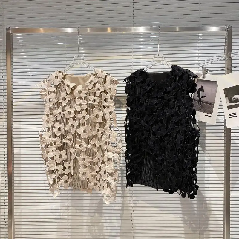 

2021 Summer New Elegant Hollow Crocheted Sleeveless T-shirt Vest+Pleated Tshirt Camisole Fashion Two-Piece Suit Women Kawaii Tee