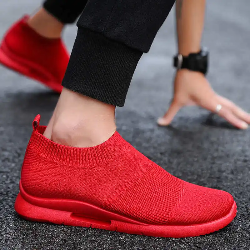 

Кроссовки мужские спортивные, черные, на толстой подошве, 33-50