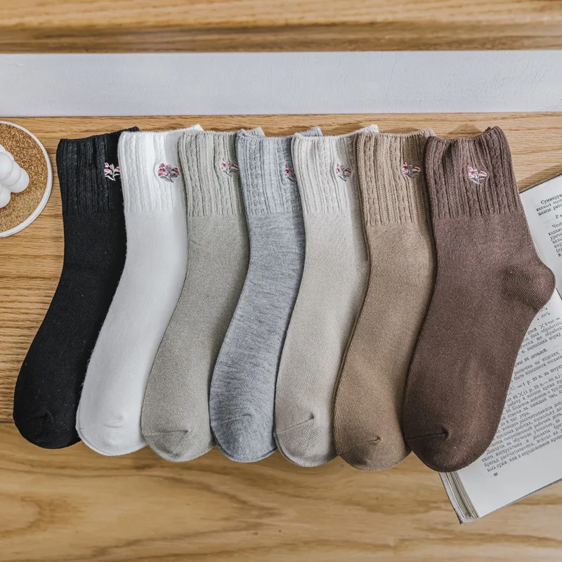 

Women Floral Embroidery Harajuku Retro Vintage Socks Japanese Kawaii Cute Socks Woman Socks Korean Style Cotton Long Socks