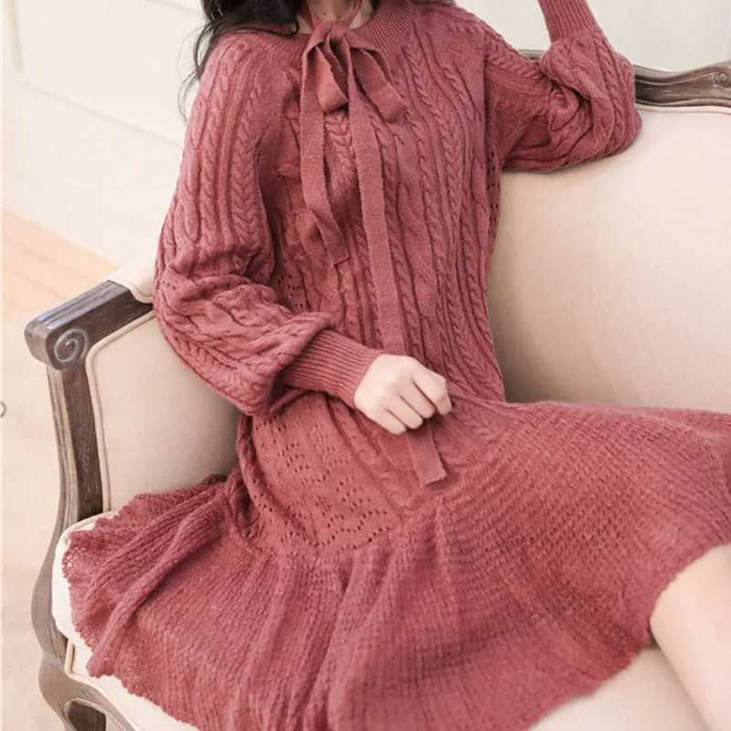 Женское утепленное платье свитер свободное цельное средней длины с круглым