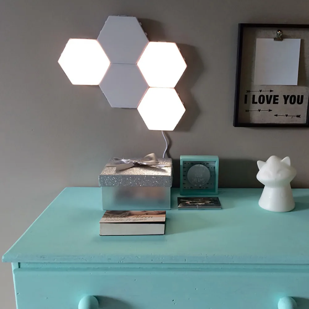 

LED Hexagonal Night Light Lamps UK Plug Lamp Plug Modular Touch Sensitive Lighting Magnetic Decoration Wall Light Lightweight