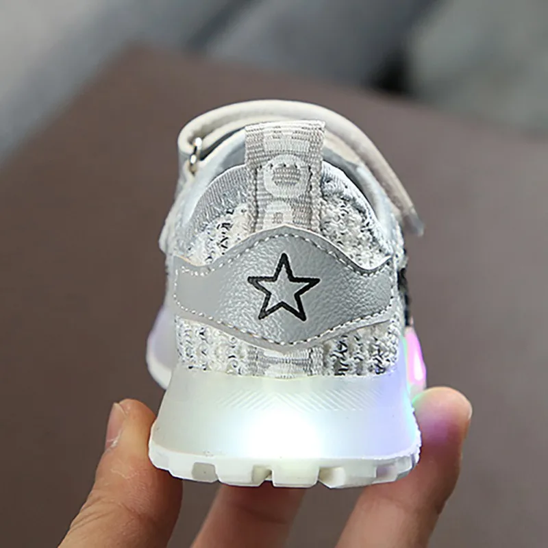 

2019 Boys Girls Casual Sport First Walkers Shoes Kids Breathable Anti-Slip LED Light ShoesChildren Soft Soled 1-5Y