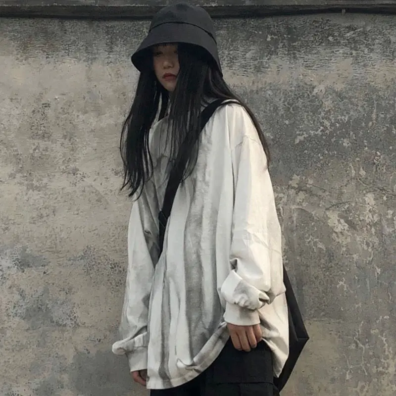 Рисунок 2 - Женская футболка с длинным рукавом и принтом Tie Dye