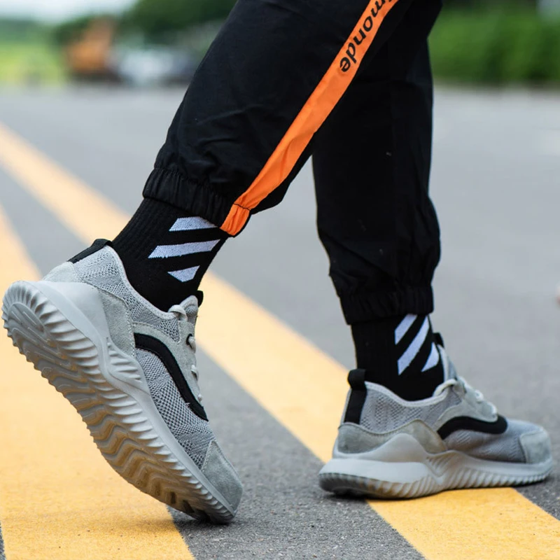 

Men Safety Shoes Breathable Summer Work Boots Light Puncture-Proof Steel Toe Anti-smashing Lightweight Anti-static Men Sneakers