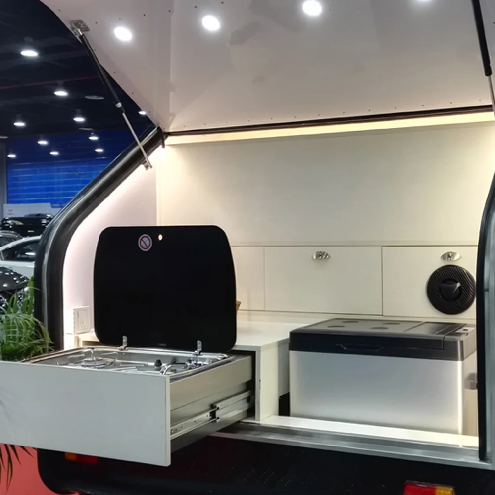 Внедорожный кемпер трейлер караван дорожный Трейлер с курицей и гостиной |