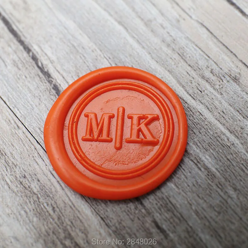 Индивидуальные инициалы и дата с цветочным свадебным воском индивидуальная