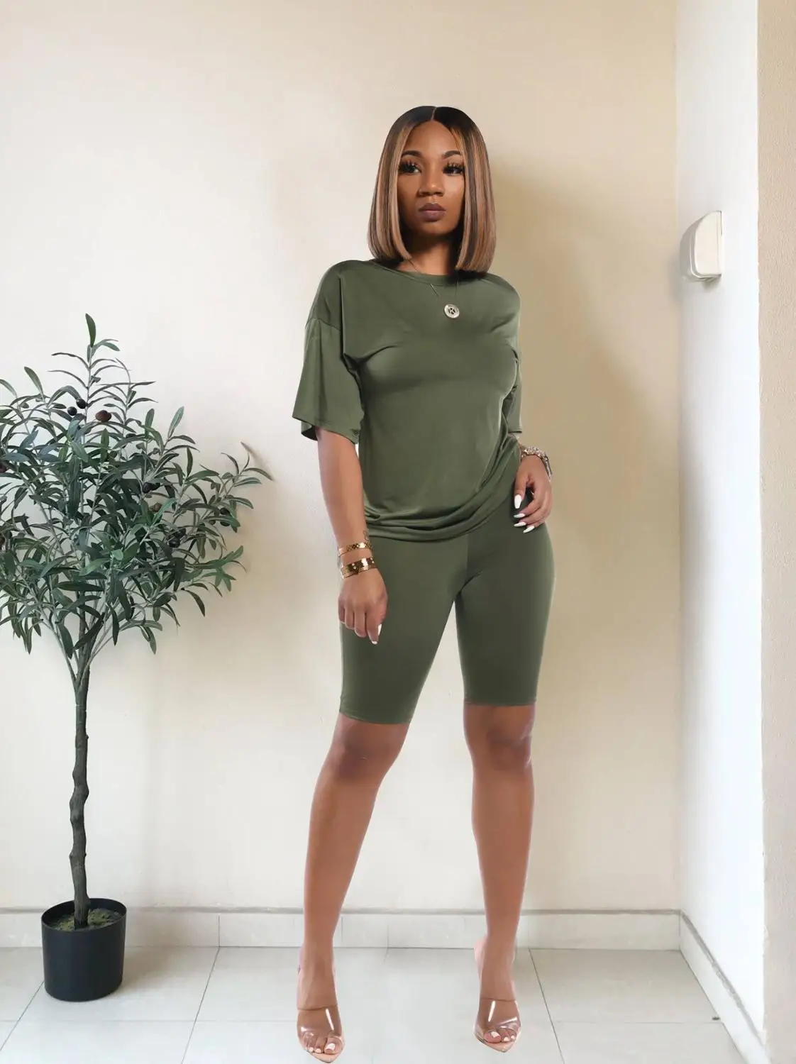 Женский костюм из двух предметов футболка с коротким рукавом и велосипедные