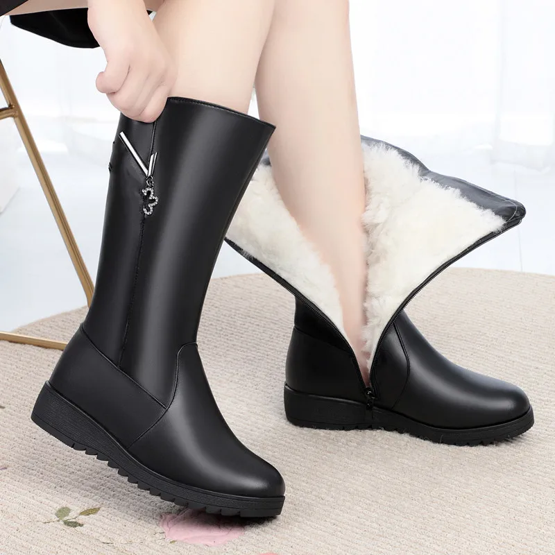 

Women's Winter Boots 2021New Female Pu Leather Zipper Middle Tube Boots Ladies Plush Warm Snow Boots Lady Platform Fashion Boots