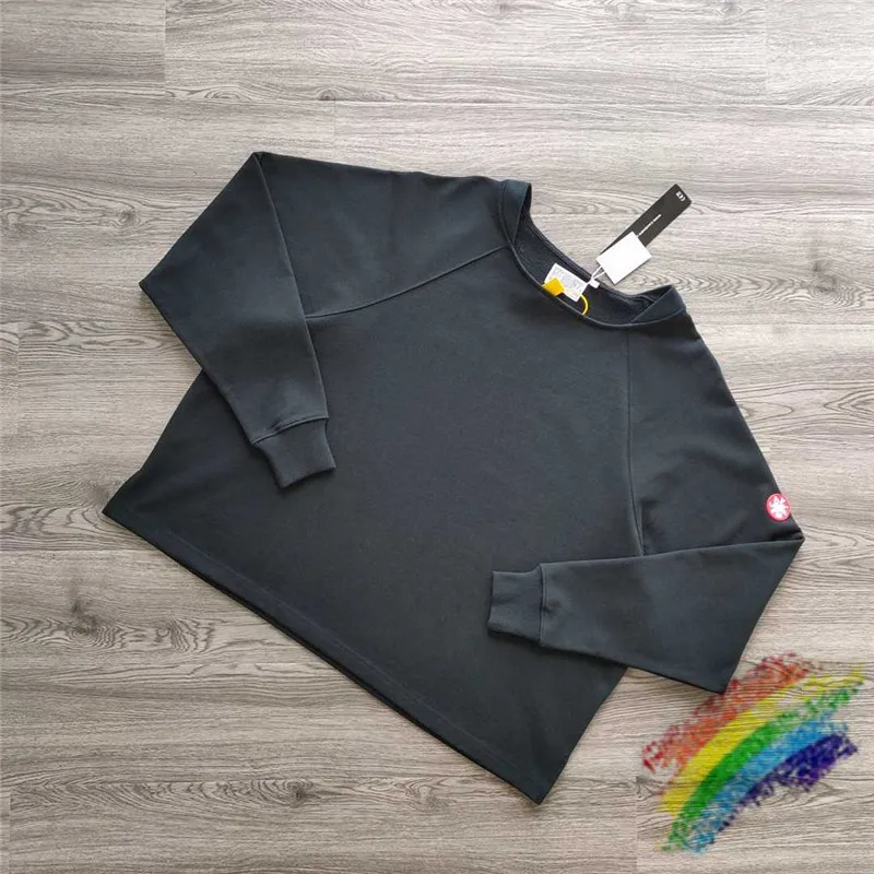 

Hoodies & Sweatshirts