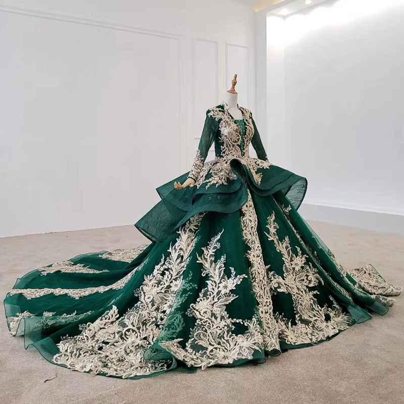 Green V Neck Evening Gown Long Sleeve Puffy Heavy Appliques Ball Gown Saudi Arabi Gold Lace Crystals Evening Dress Lace Flowers