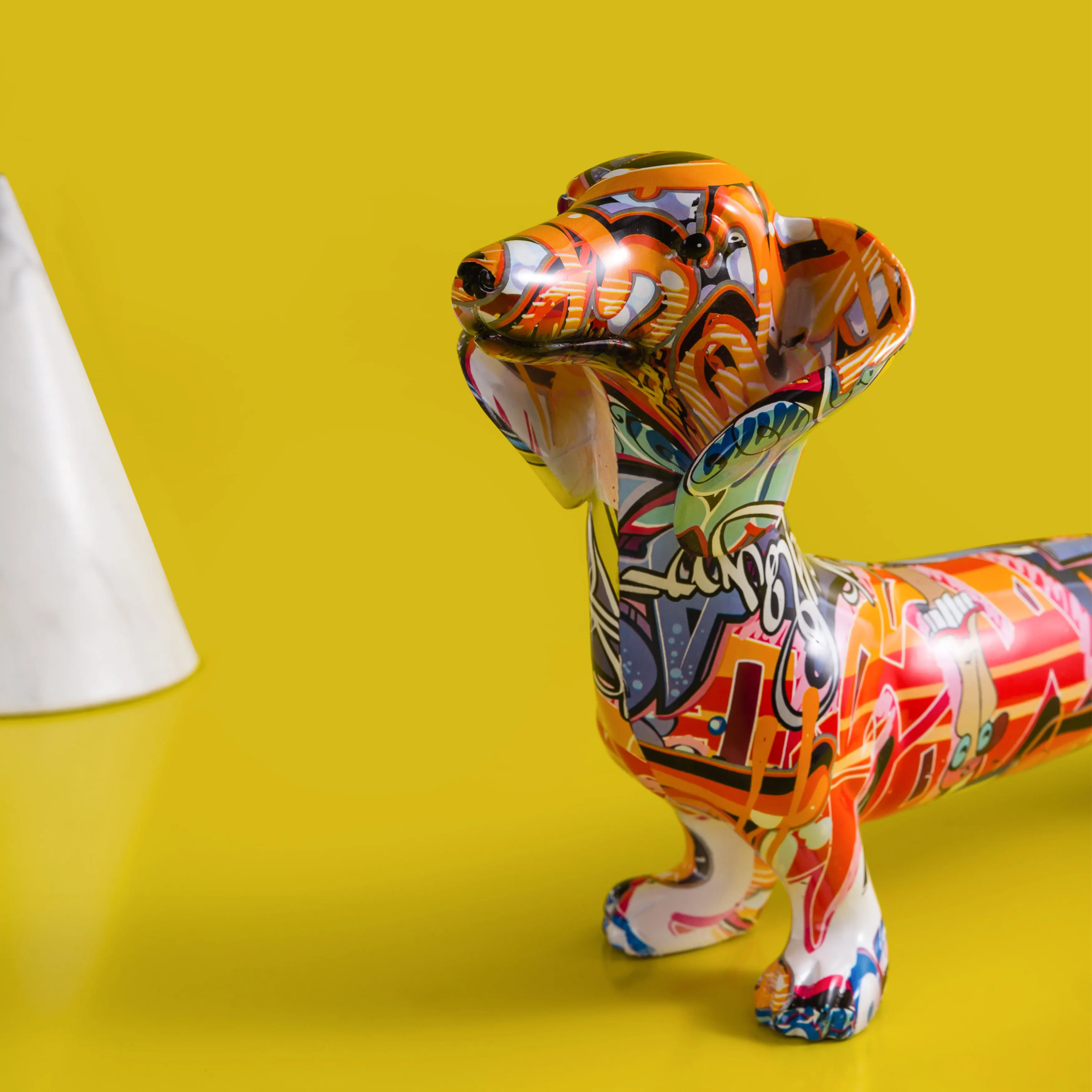 

Graffiti Art Simple Creative dachshund Color Dog Decor Home Entrance Wine Cabinet Office Decorations Resin Crafts
