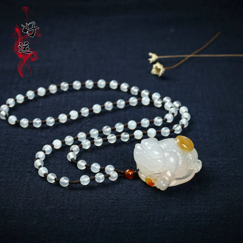 

Admirable agate Carven solid Toad Pendant chalcedony blessing Amulet Hanging Mala bead Necklace