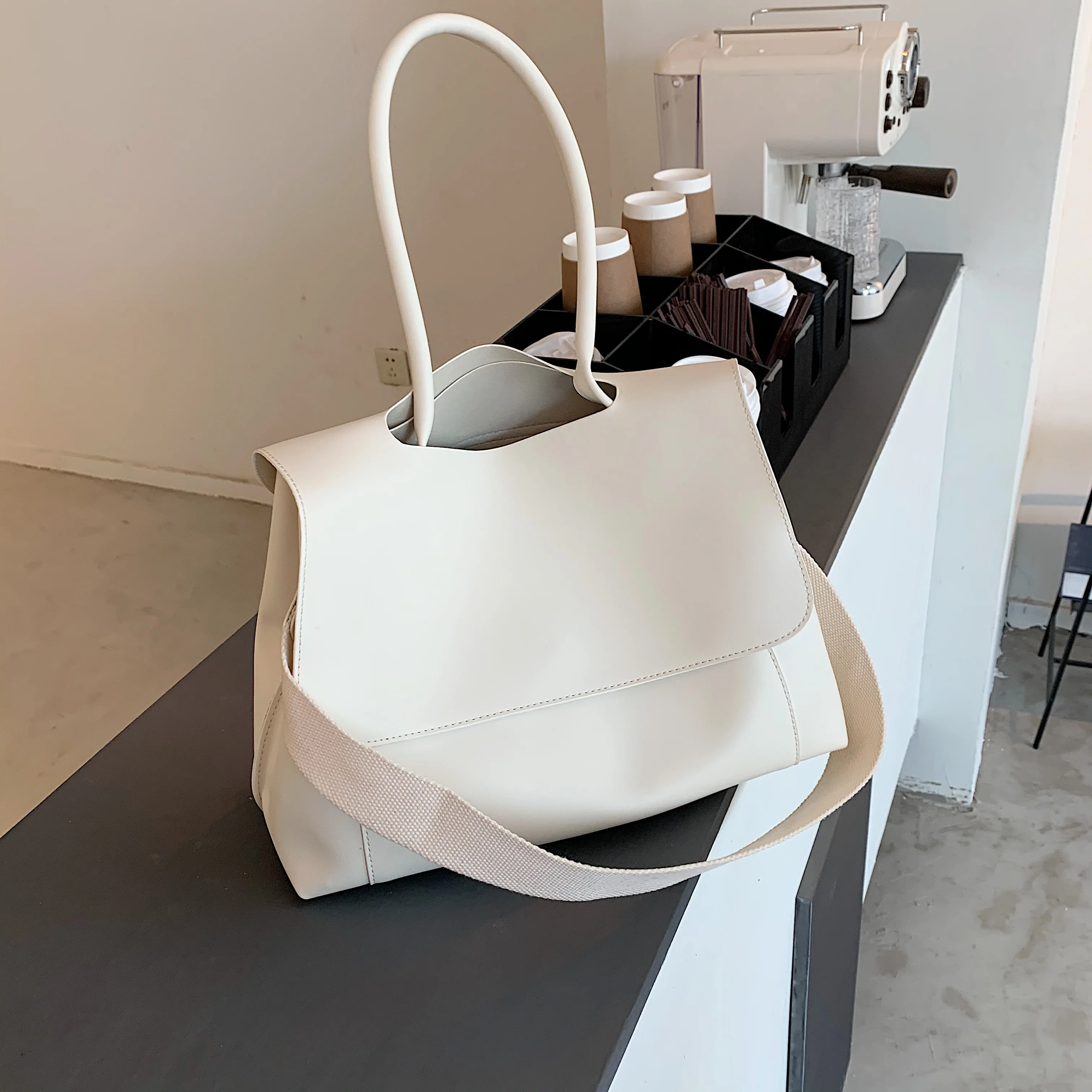 

Big Capacity PU Leather Handbag for Women 2021 Tend Branded Large Shoulder Lady Crossbody Purses