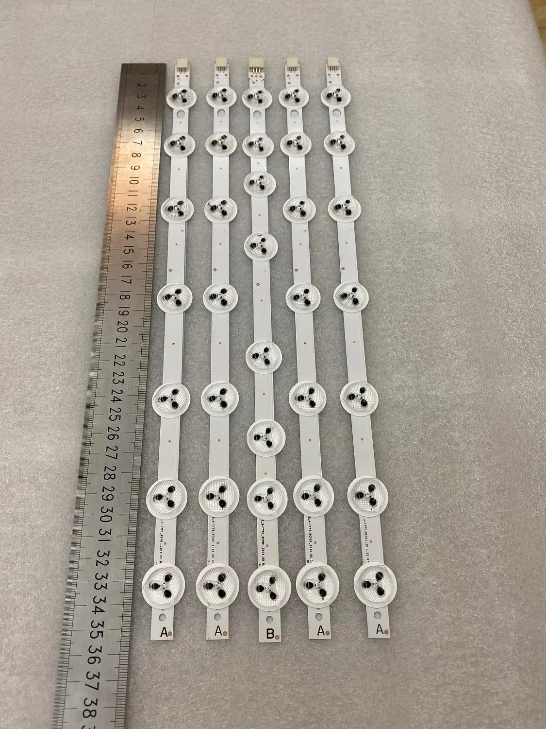 Фото Комплект из 5 светодиодных лент с подсветкой для Finlux 39FPD274B-T TX-39A300B (A) LT-39C740 SMFHD светодиодный 39273 N02 39D светодиодный A B VES390UNDA-2D-N03 №2