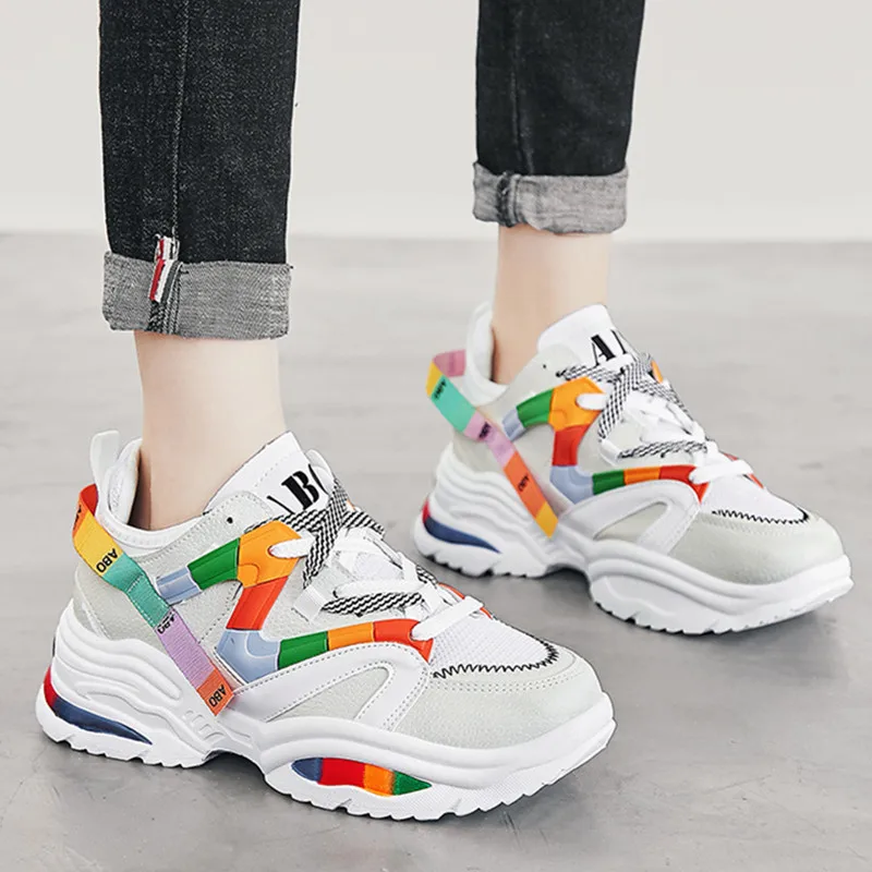 Женские кроссовки сетчатые дышащие для папы на массивной платформе модная