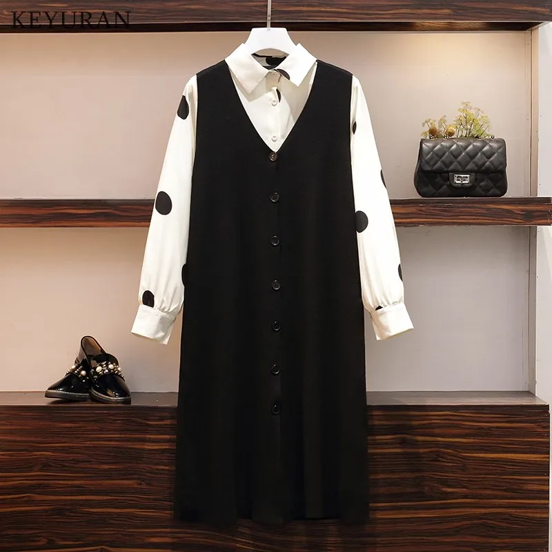 Вязаный жилет без рукавов на пуговицах и рубашка в горошек с длинными