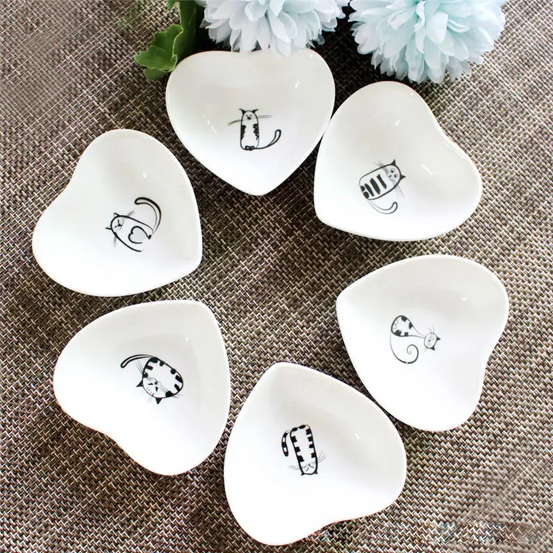 

6 Pieces/set Cute Cat Mini Heart-shaped Pigment Ceramic Soy Sauce Vinegar Jam Dishes Kitchen Small Plate Set Tableware Gift