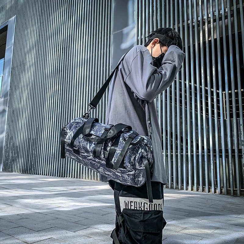 Мужская спортивная сумка новый тренд камуфляжная Большая вместительная уличная