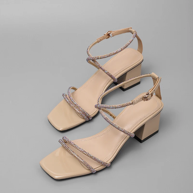 Для женщин отличная искусственная кожа со стразами сандалии на квадратном