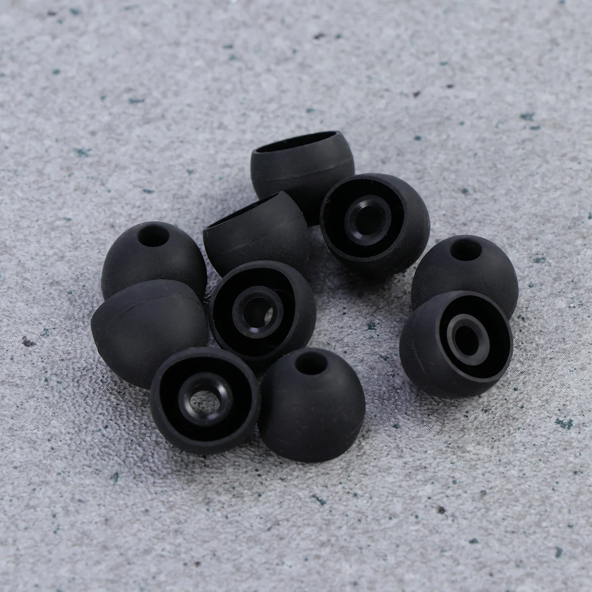 

10pcs 13MM Replacement Earbuds Silicone Earphone Tips Noise Cancelling Earbud Caps (Black)