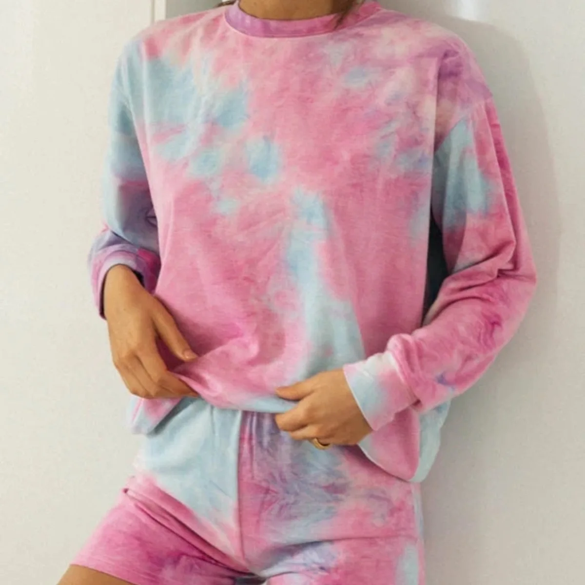 

Костюм спортивный женский из двух предметов, комплект домашней одежды с красочным принтом, с длинным рукавом и шорты, свободный спортивный ...