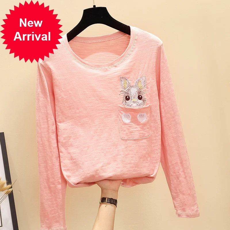 

Женская свободная футболка с длинным рукавом и вышивкой кролика