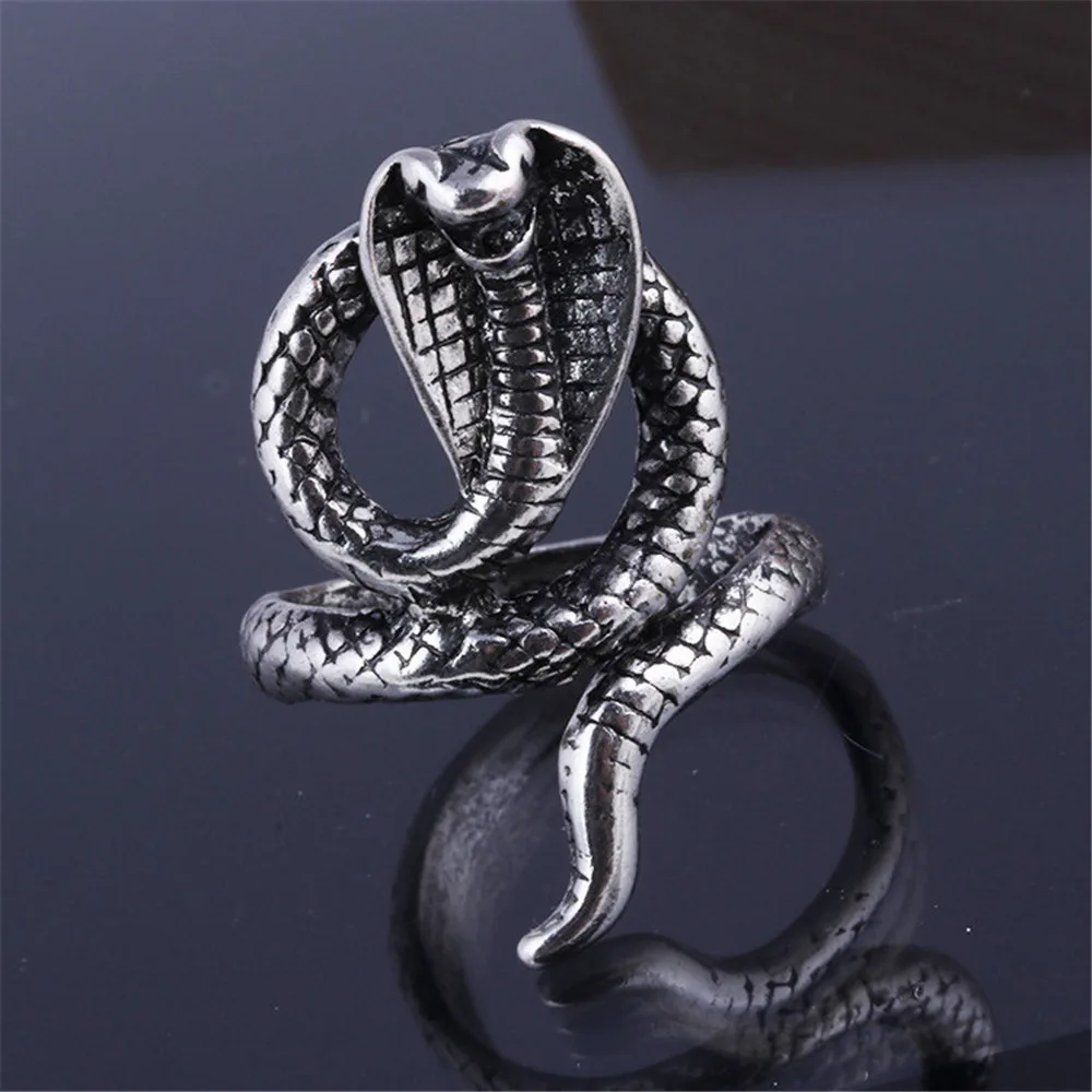 

Fashion Retro Exaggerated Spirit Snake Drangon Ring Personality Punk Wind Snake-Shaped Nightclub Ring Student Trend Jewelry Gift