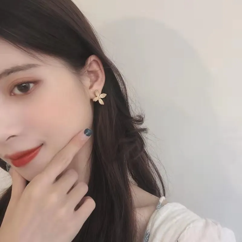 Web обувь знаменитостей Новинка тренд металлического материала Лепестки Капли