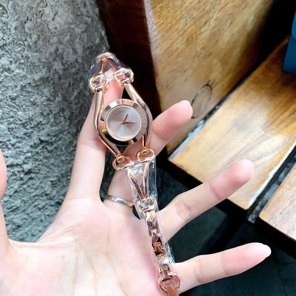 Модные брендовые женские часы браслет серебряные с розами вишня Форма