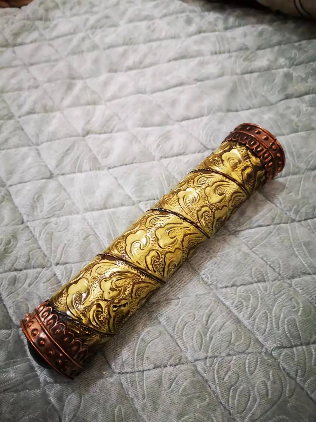 Chinese Handwork Copper Carving Vivid Clouds See Beautiful World Kaleidoscope metal handicraft Home decoration. |