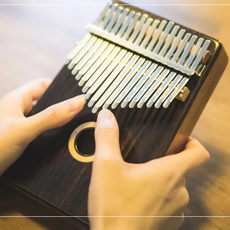 Thumb Piano Kalimba 17 Key Engrave Fingers Keyboard Solid Wood Kalimba Portable Gifts Teclado Musical Musical Instruments DE50MZ