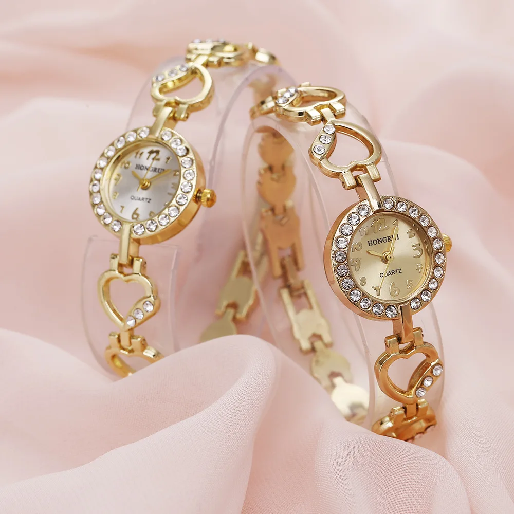 

Часы женские кварцевые с браслетом из сплава и сердечками