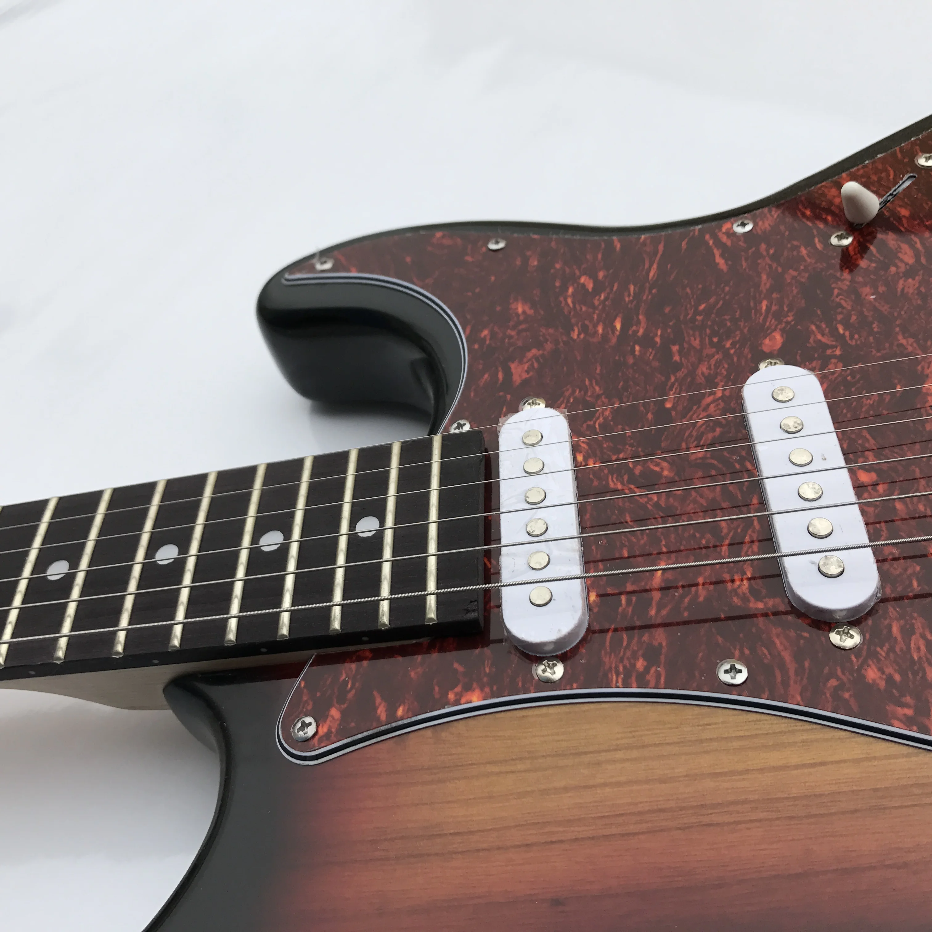 Классическая электрогитара paulownia body maple xylohone neck ST. Заводские магазины Принять настройку
