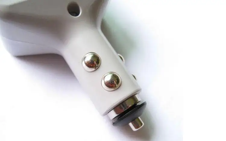 [В наличии] Автомобильный преобразователь напряжения инвертор 12 В/24 В для 220