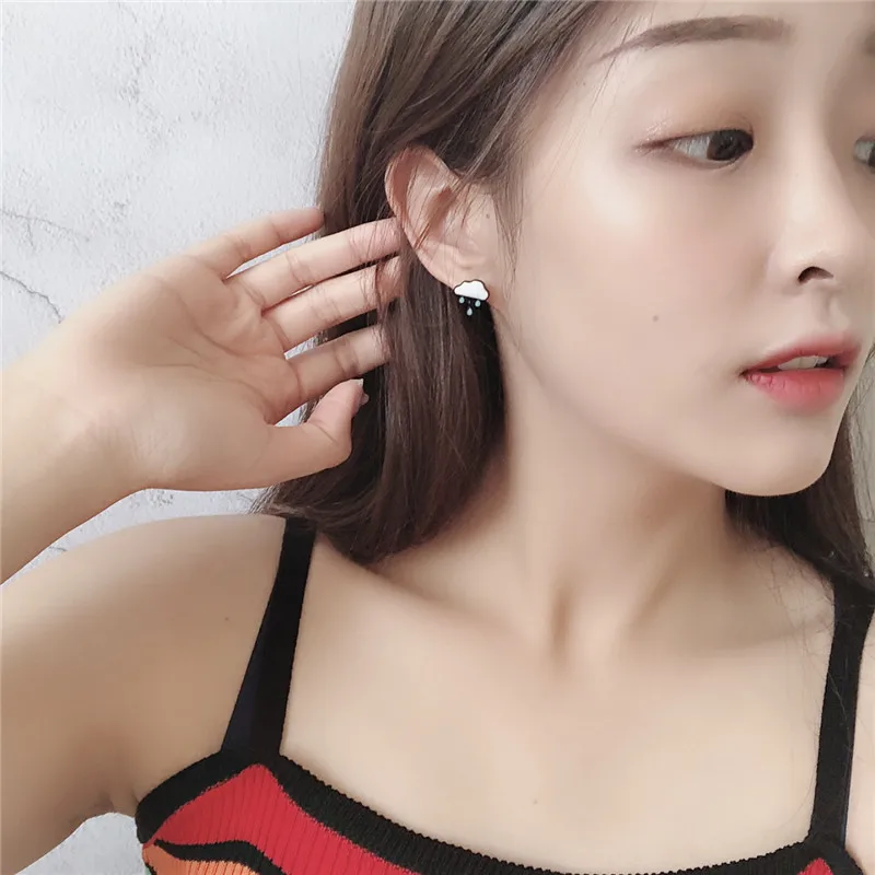 Модные популярные маленькие милые серьги гвоздики с изображением чистого и