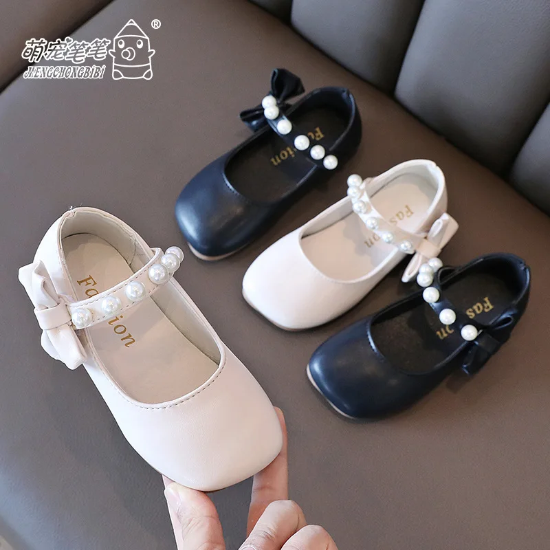 

Детские осенние кроссовки принцессы, черные школьные туфли для девочек, кожаная обувь, модные туфли с жемчугом и бантом для девочек 6, 8 лет
