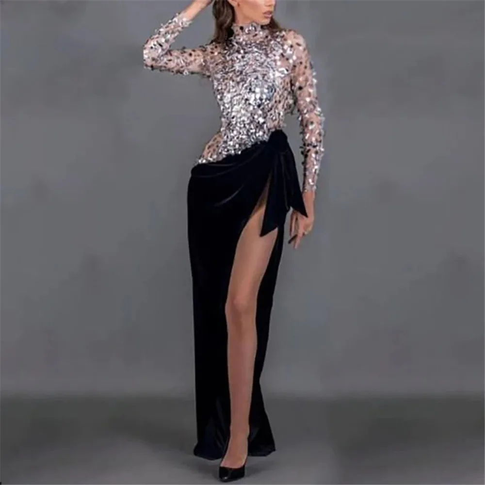 Женское вечернее платье с блестками черное высоким разрезом и длинным рукавом