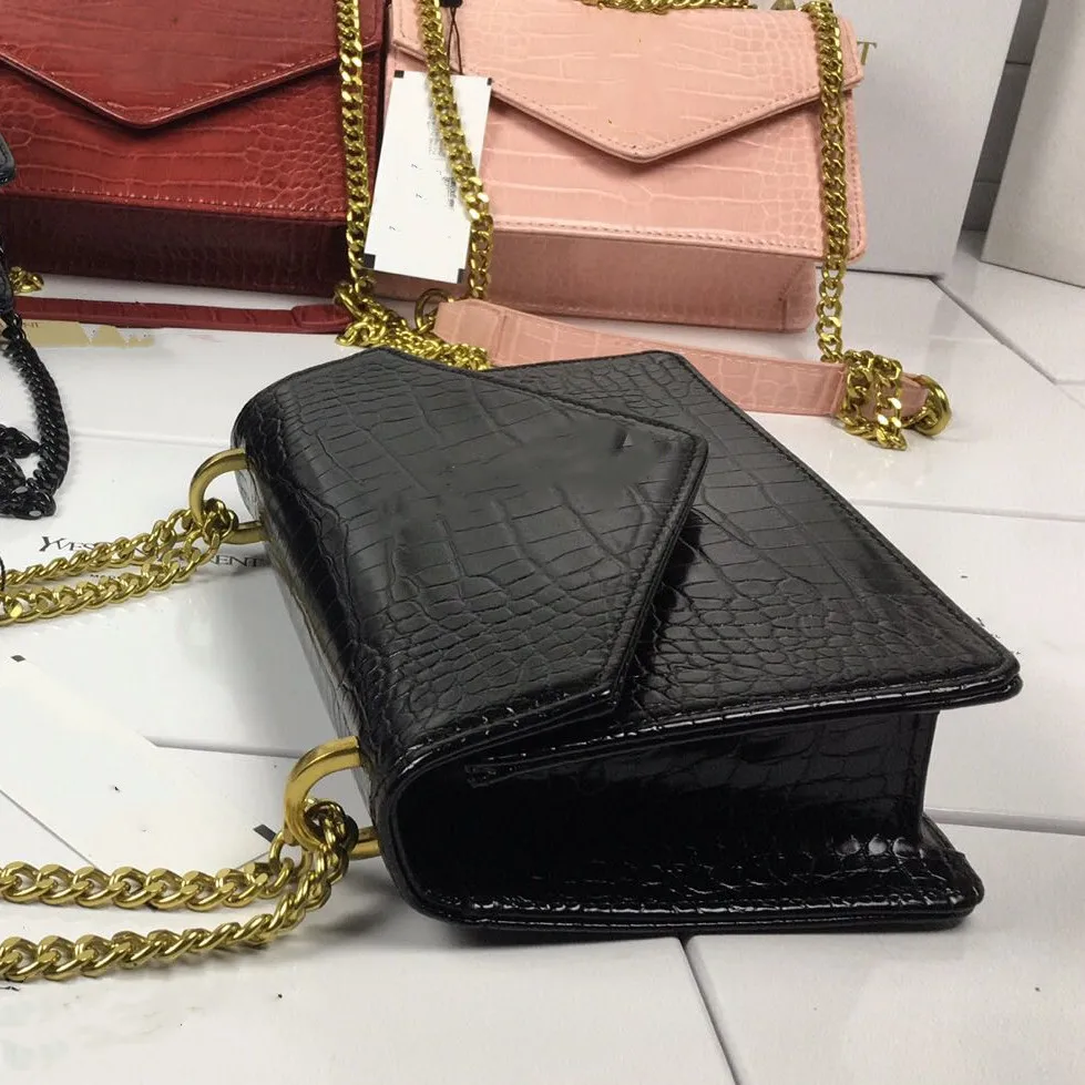 

Women's Luxury Fashion Designer Alligator Pattern Vintage Shoulder Bag Gold Chain Flap Crossbody Bag Handbag for Office Daily