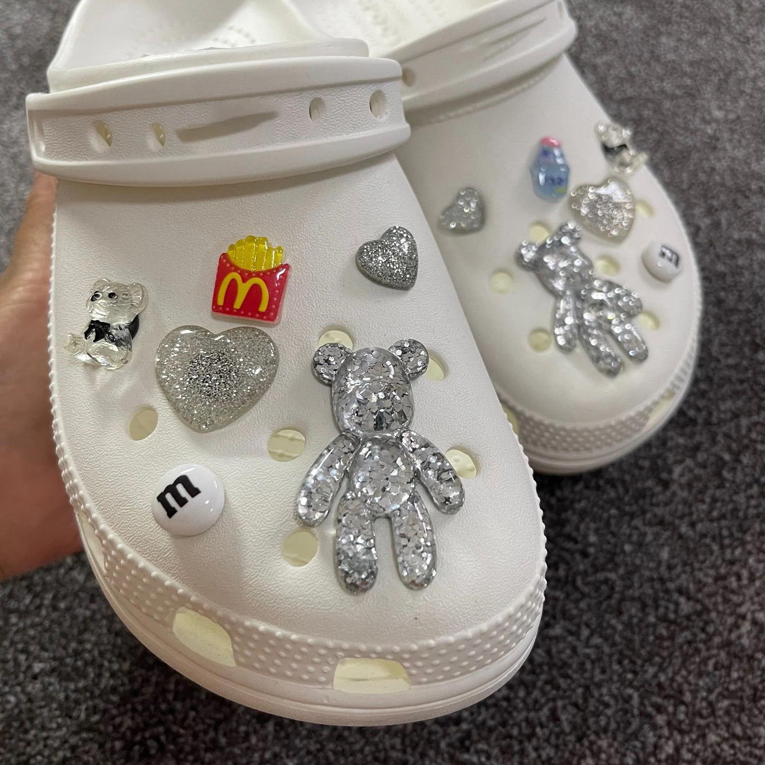 

New Designer Hot Sale Women's sandals Decorations Dog Bear Croc Charms Croc for Women Children shoes Slippers decorations