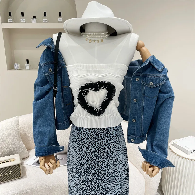 

Women's Spring Summer 2021 Fashion Lace love chest wrapping Sexy bottomed open navel Vest Top
