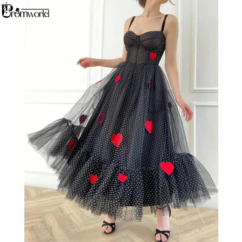 Черные тюлевые платья в горошек длиной ниже колена для выпускного вечера с