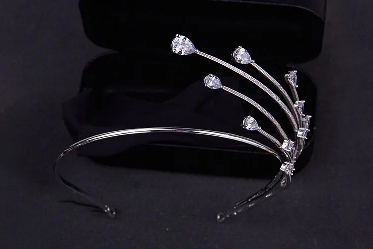

Exquisite Zircon Crown Bride Married Wedding Headdress Hair Accessories Hair Jewelry Beach Wedding Decorations