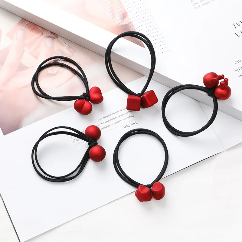 Высококачественные популярные красные эластичные резинки для волос с сердцем, медведем и кроликом на головной повязке для женщин, карикатурные резинки для волос для дамских аксессуаров.