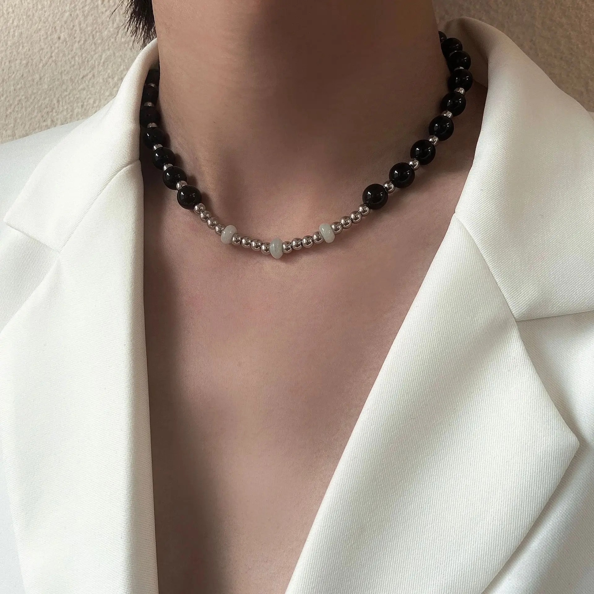 

Trendy Hip hop Black White Beaded Splicing Necklace For Women Men Europe America Exaggerate Jewelry Chokers Punk Necklace femme