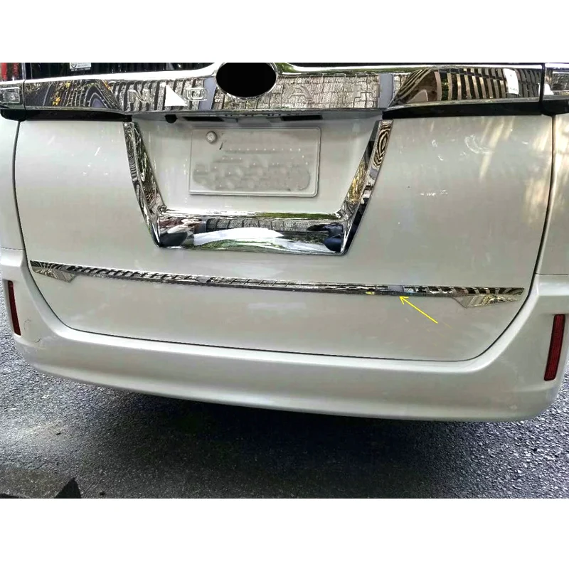 Хромированная накладка на заднюю крышку багажника Накладка для номерного знака