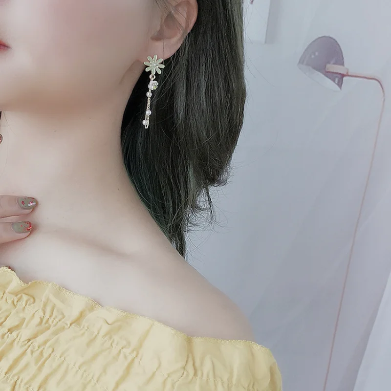 

2021 Trend Jewelry Korean Fashion Summer Fall Flower Earrings for Women Long Stud Clip on Earrings Gift Earring Drop