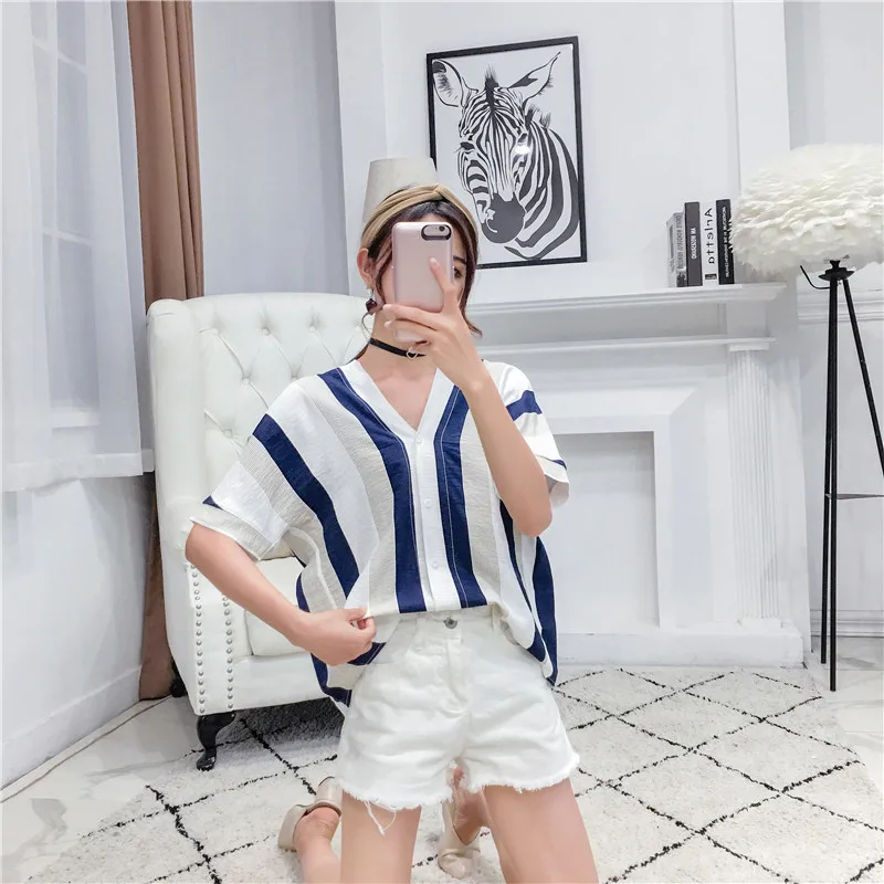 

2020 Summer New Style Fashion Loose and Plus-sized V-neck Striped Shirt WOMEN'S Short Sleeved Top Casual Korean-Style Shirt