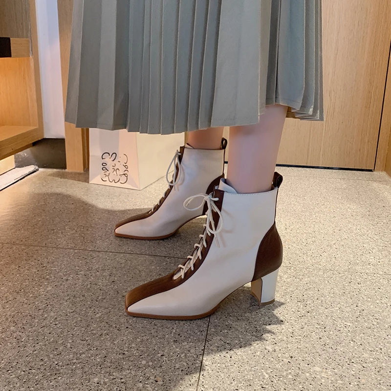 Online 2020 Musim Semi Dan Musim Gugur Baru Warna Yang Sesuai Dengan Bernapas Pendek Boots Martin Boots Wanita Berjaga-jaga Square Toe Renda Sepatu Hak Tebal X406