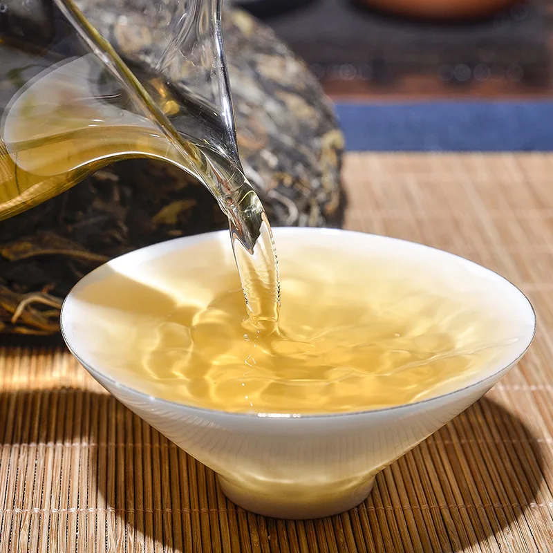 

China Yunnan Menghai Pu'er Special Green Organic Cake Tea 357g Raw Natural for Beauty Health Lose Weight