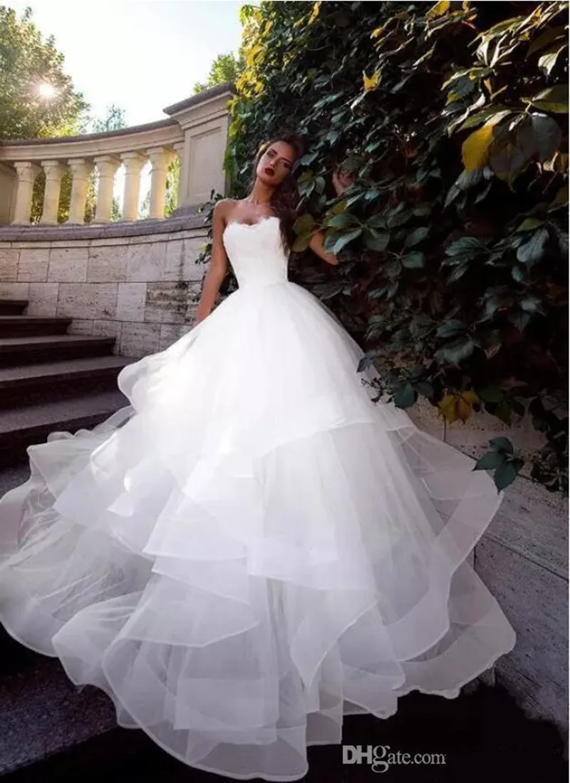 

Strapless Wedding Dresses Ruched Tiered Tulle Sweep Train Lace-Up Back Simple Bridal Gowns Custom Made Ball Gown Wedding Dresses